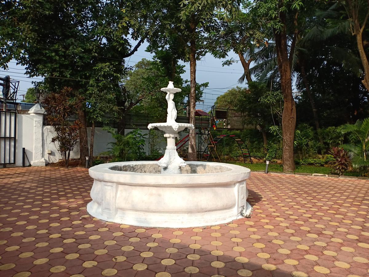 Oyo 11395 Hotel Ritz Heritage Lonavala Dış mekan fotoğraf