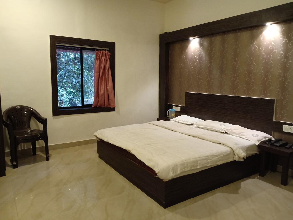 Oyo 11395 Hotel Ritz Heritage Lonavala Dış mekan fotoğraf
