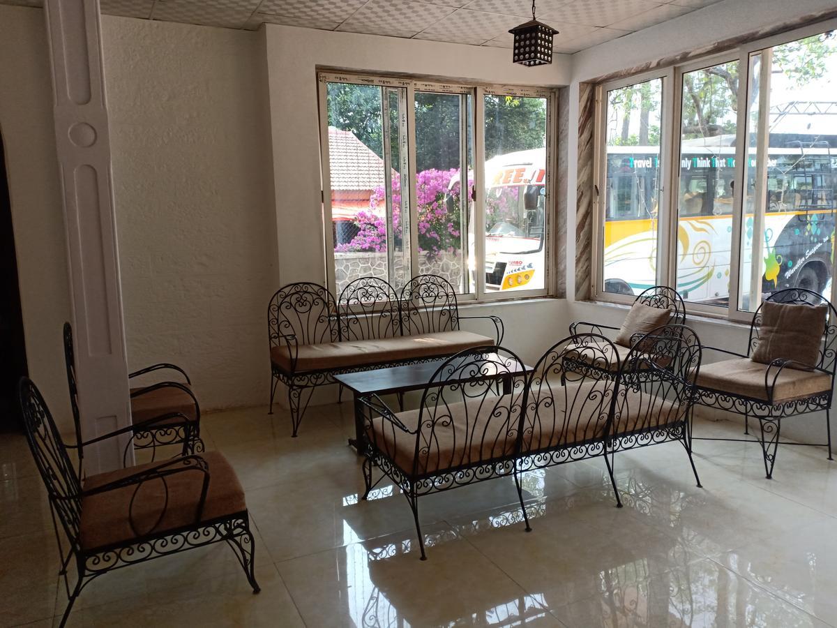 Oyo 11395 Hotel Ritz Heritage Lonavala Dış mekan fotoğraf